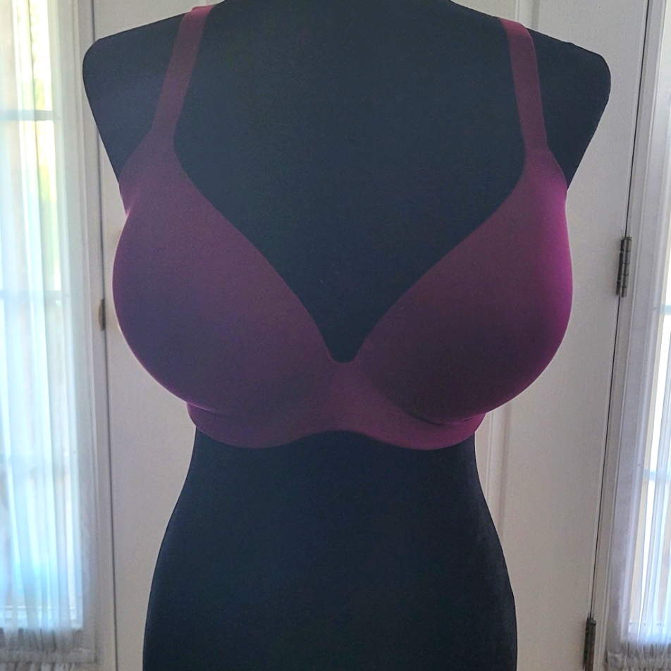 Victoria Secret Wireless Tshirt Bra